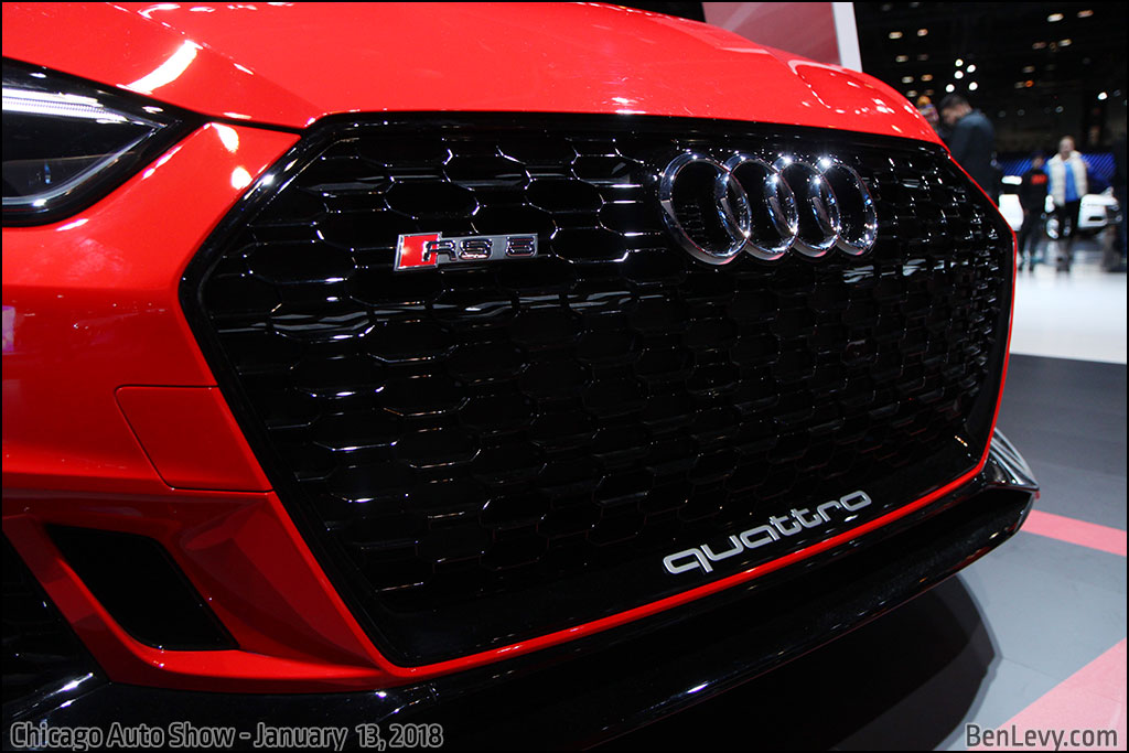 Front grille of the Red Audi RS5