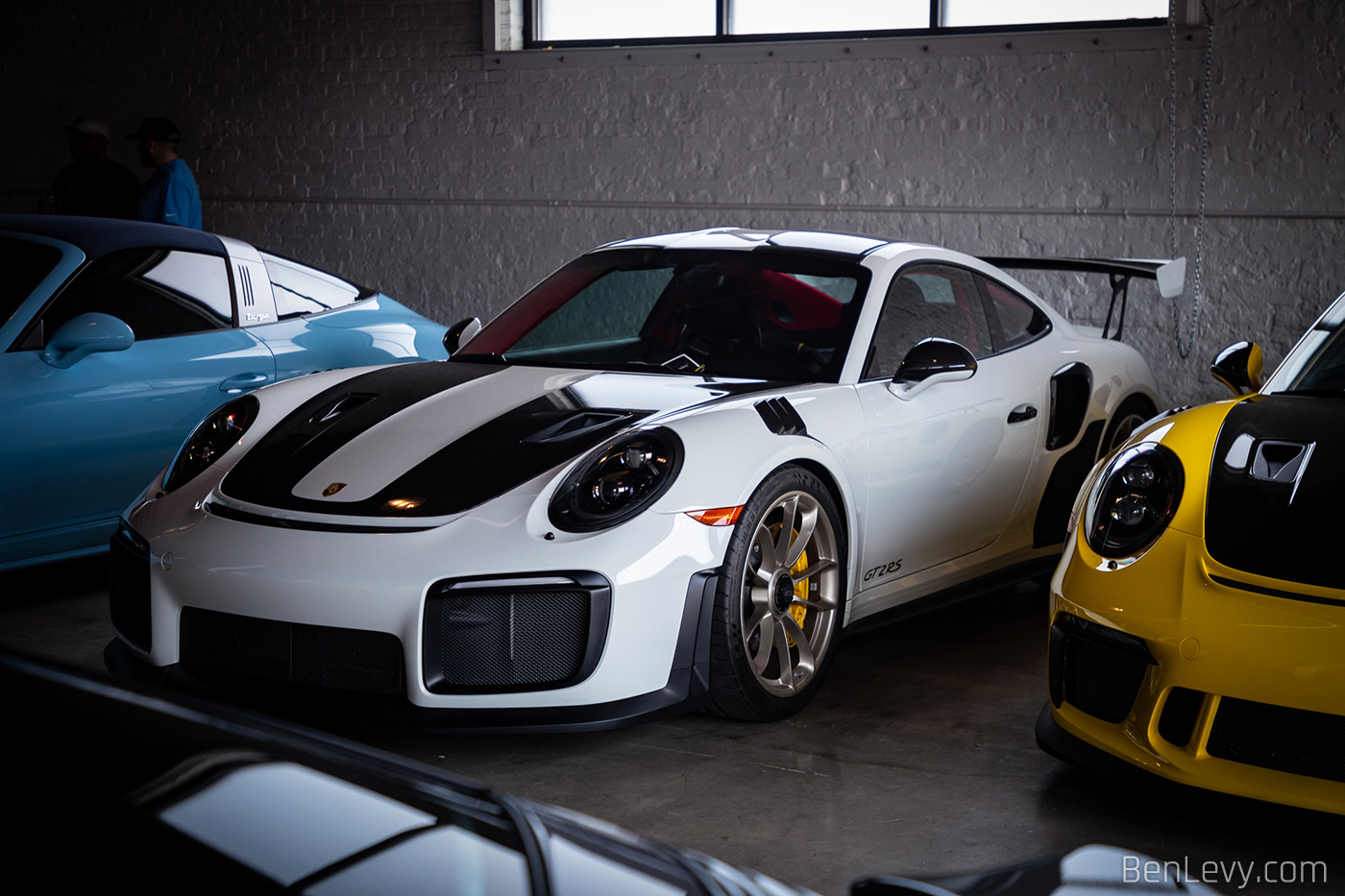 White Porsche 911 GT2 RS