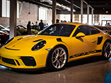 Yellow Porsche 991 GT3 RS
