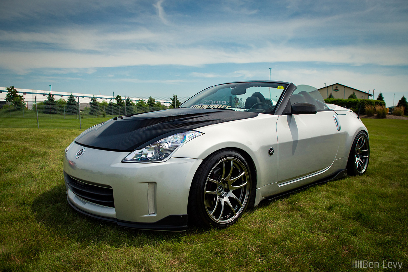 Silver Nissan 350Z Roadster