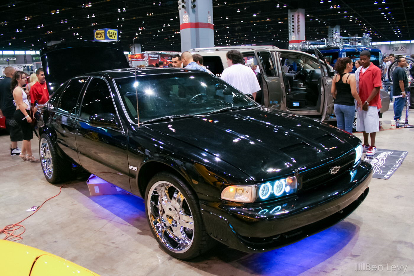 Black Impala SS on Chrome 20's