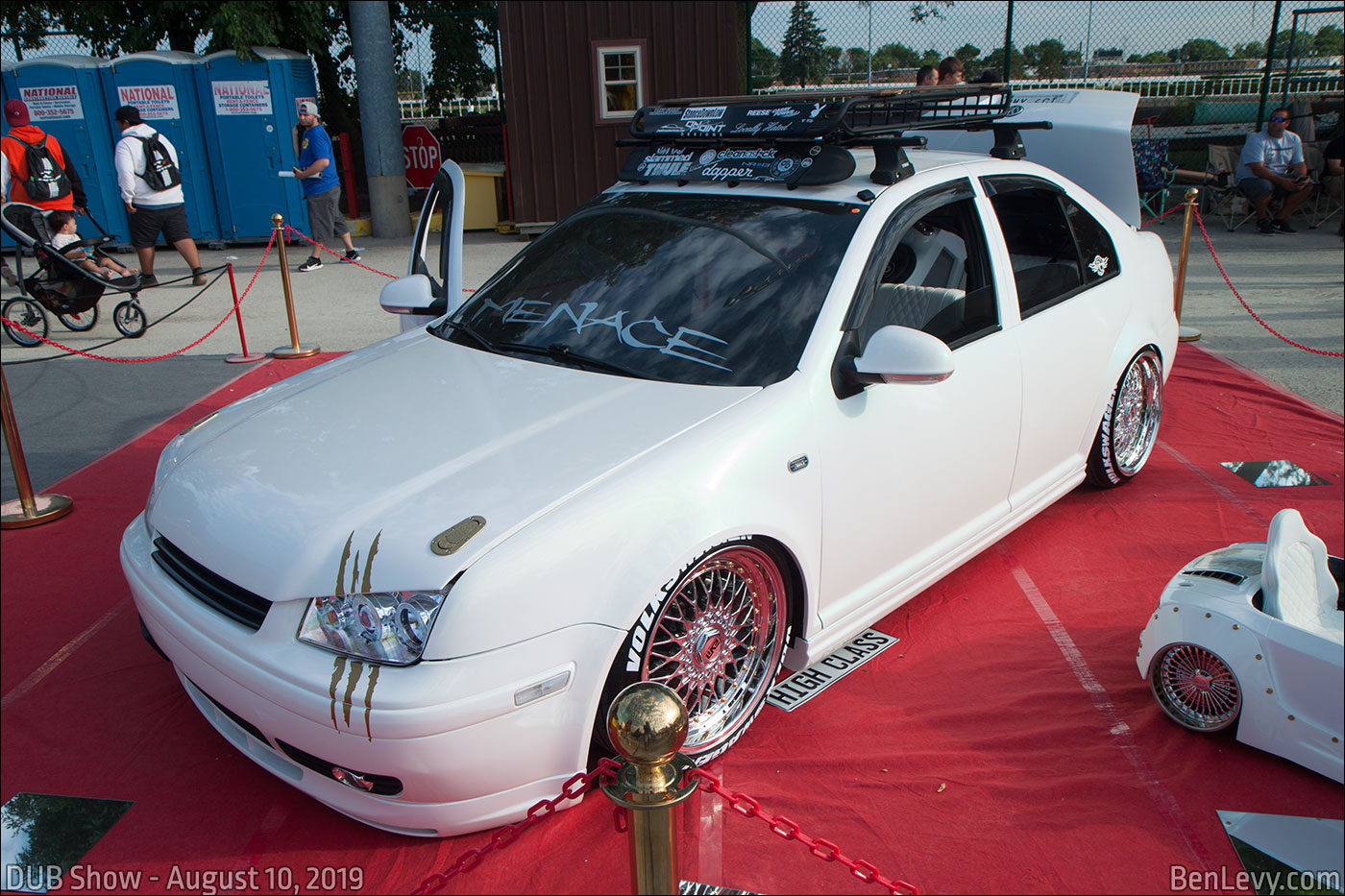 White Volkswagen Jetta