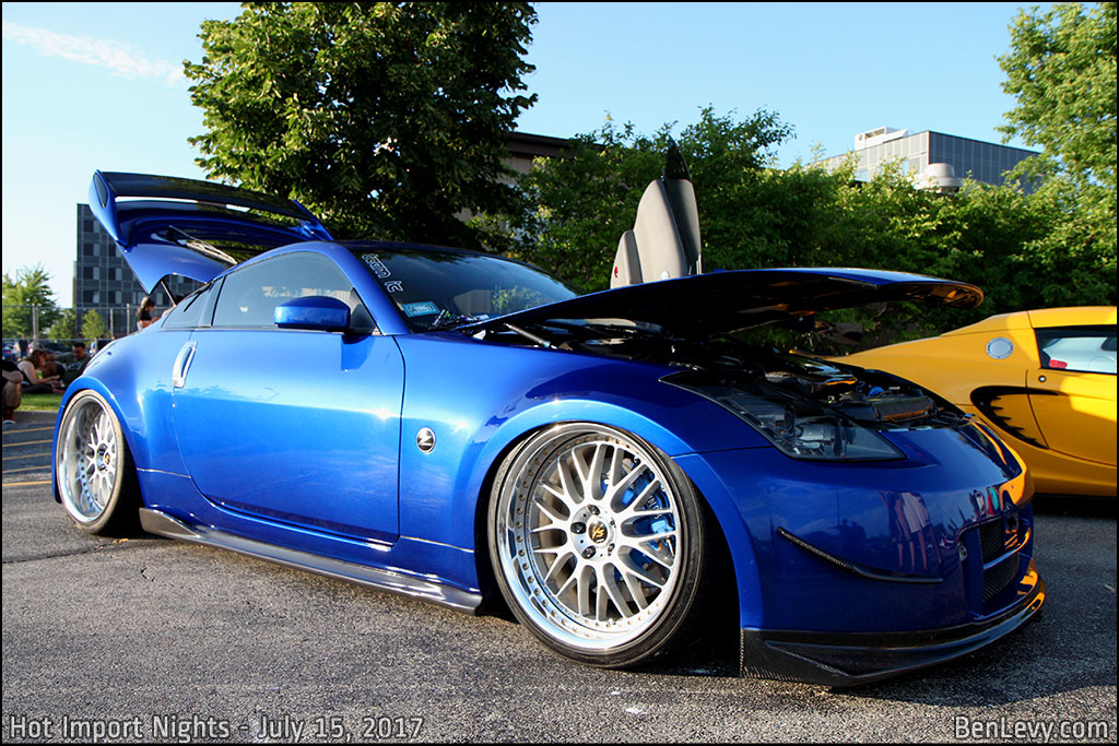 Blue Nissan 350Z from Team IC at HIN Chicago