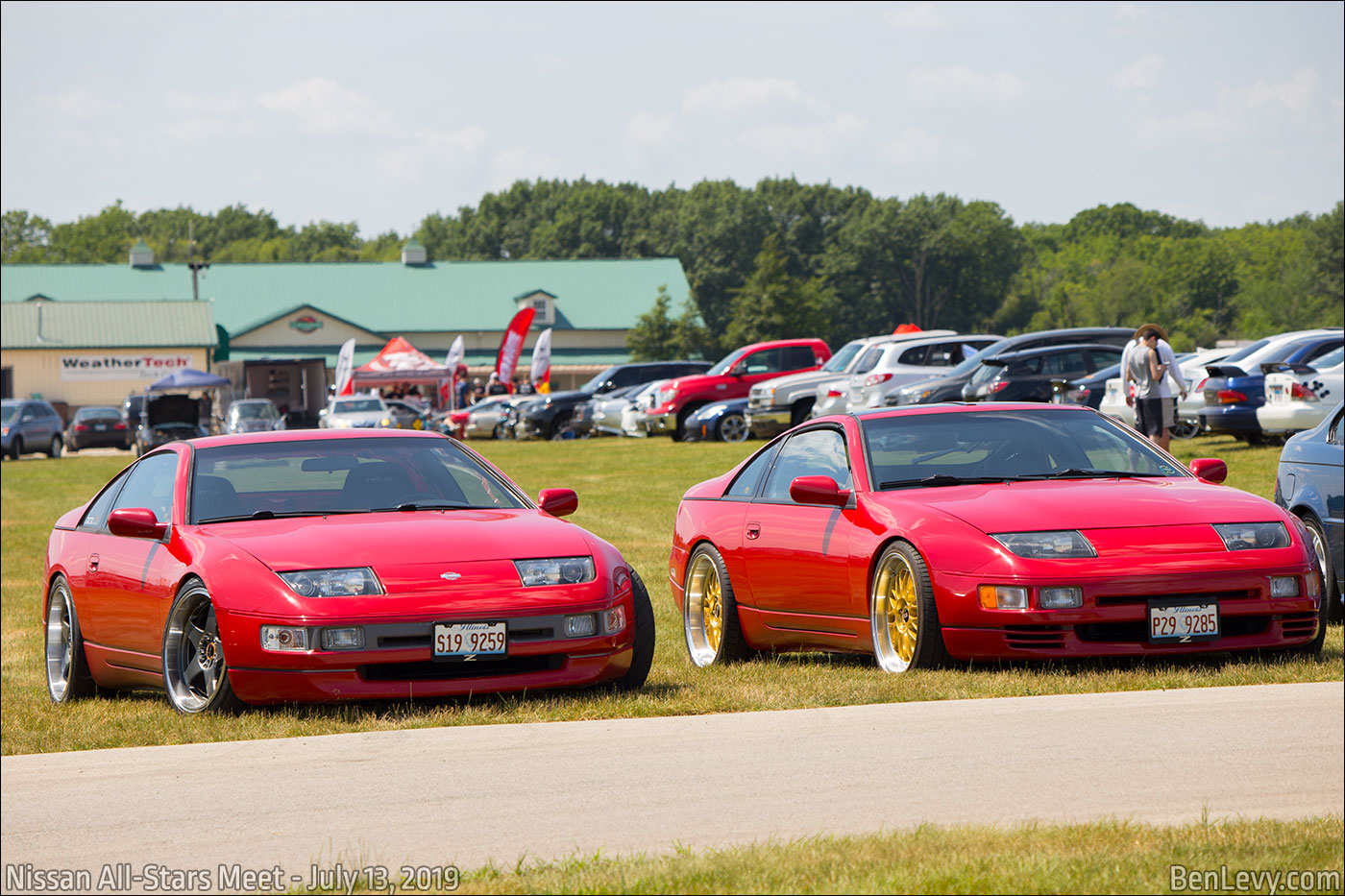 Pair of red Nissan 300ZXs