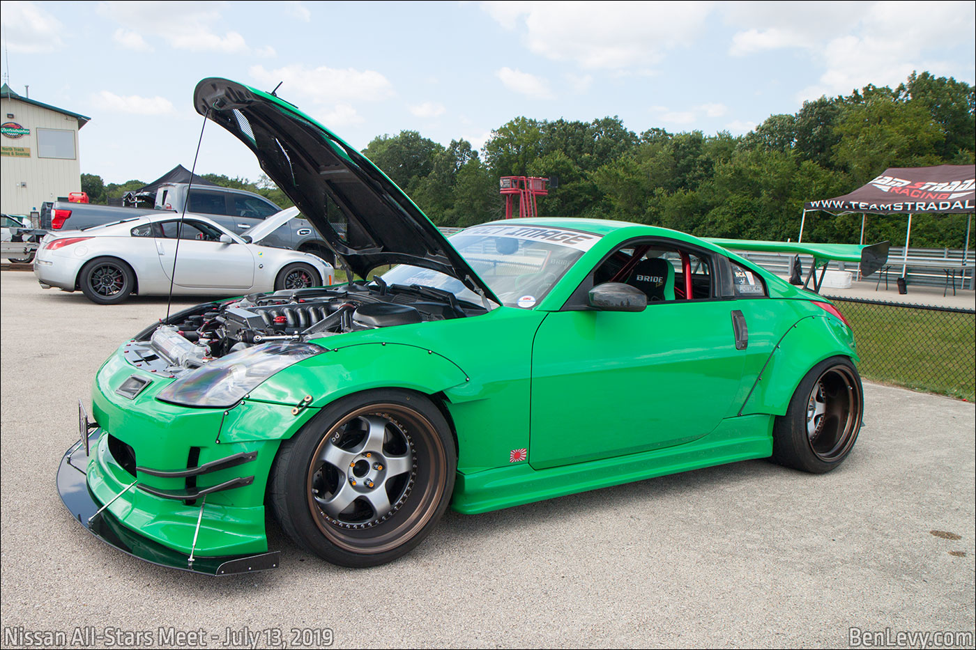 Green Nissan 350Z with Overfenders