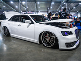 Bagged Chrysler 300 at Slammedenuff Chicago in 2021