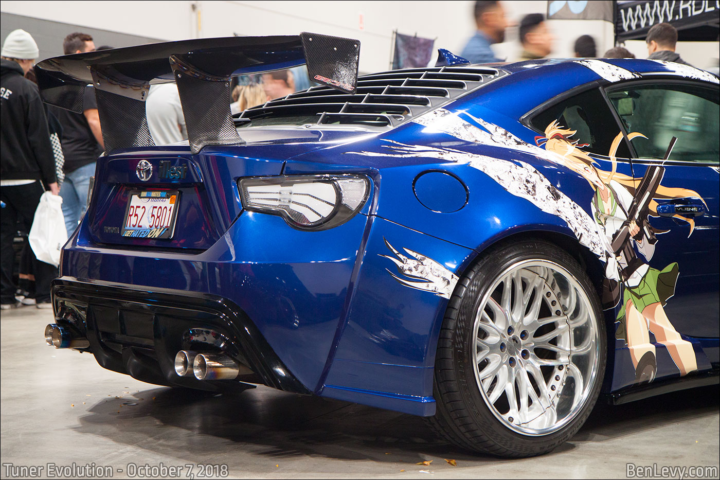 Blue Toyota 86 with anime art
