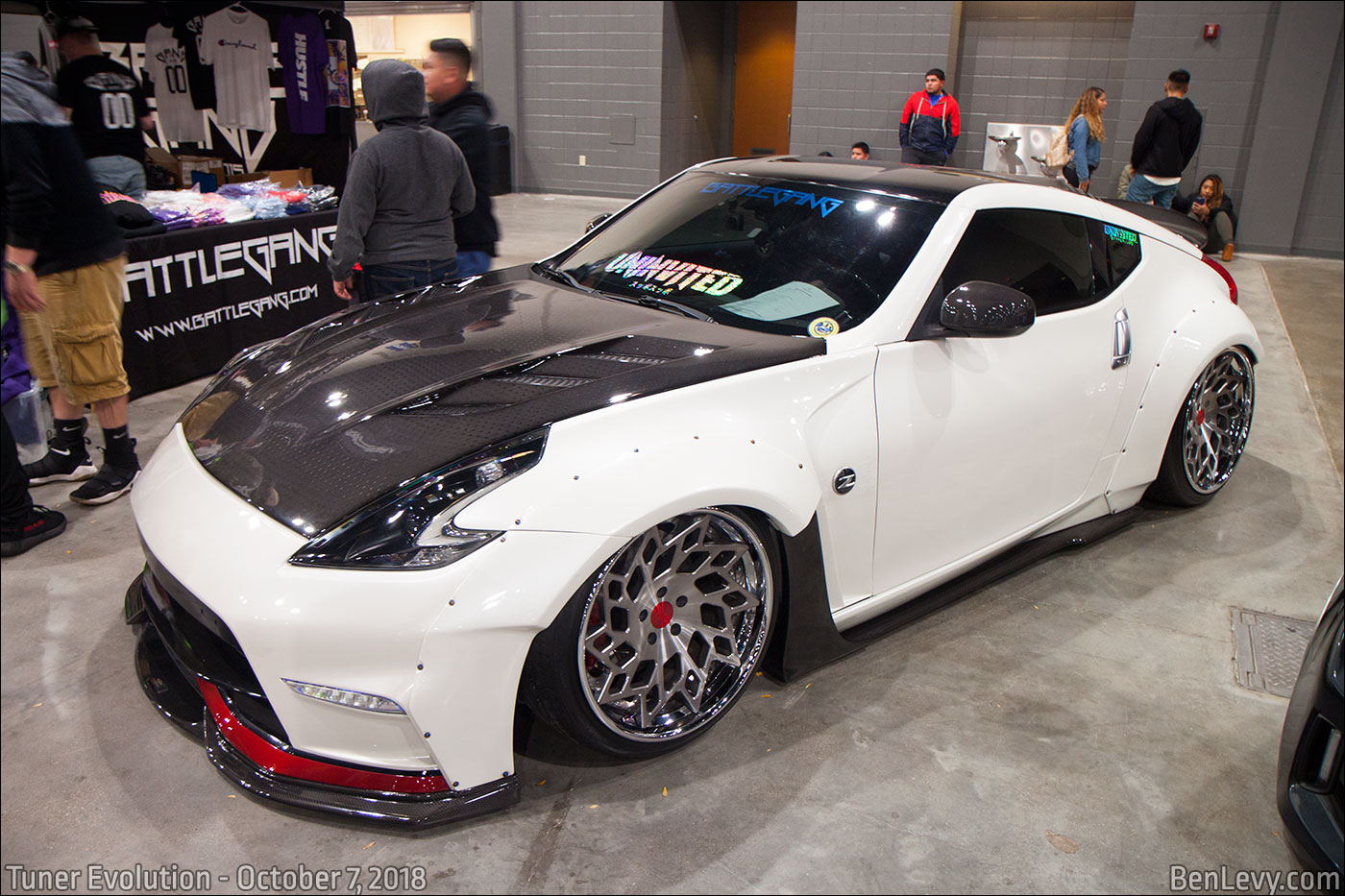 Nissan 370Z with WatercooledIND MD1 wheels