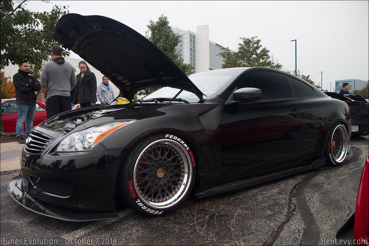 Black Infiniti G37 coupe