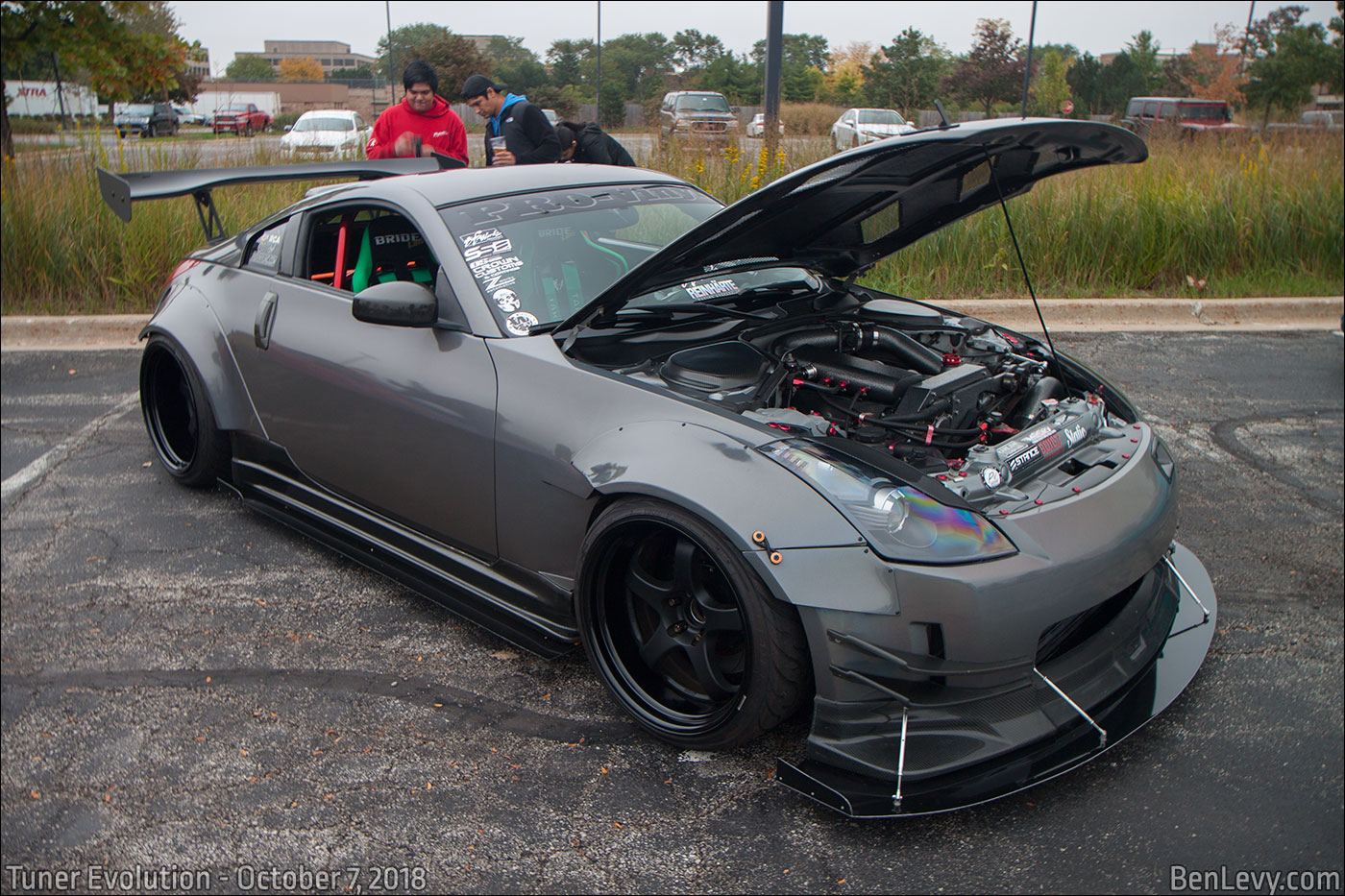 Grey Nissan 350Z