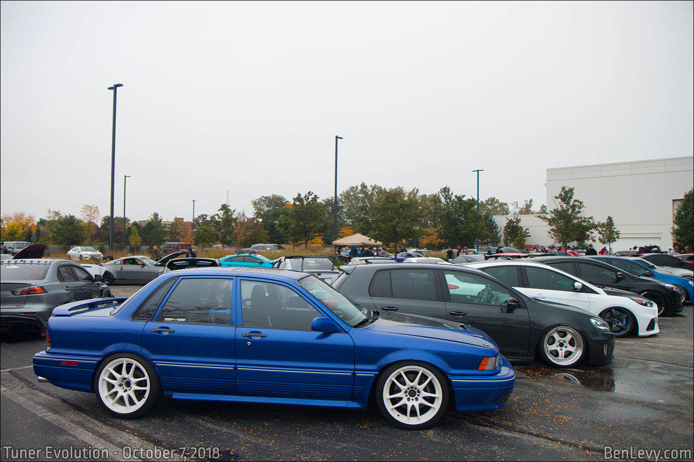 Blue Mitsubishi Galant VR-4