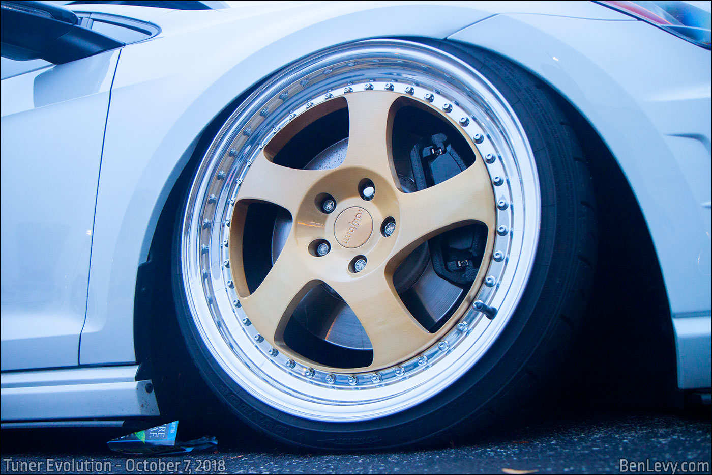 Gold Rotiform TMB wheel on Golf R