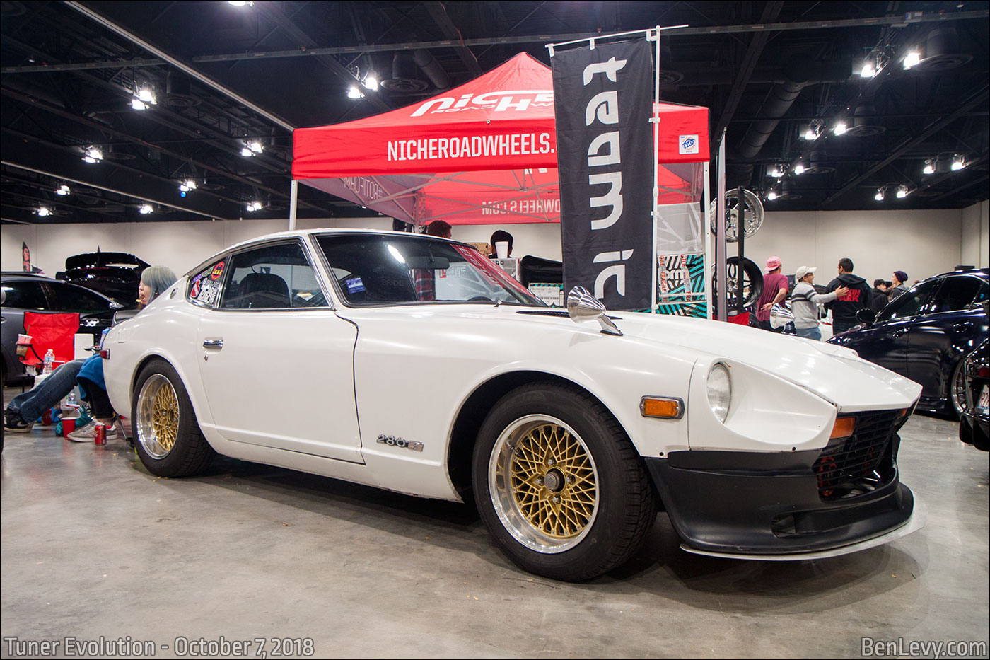 White Datsun 280Z