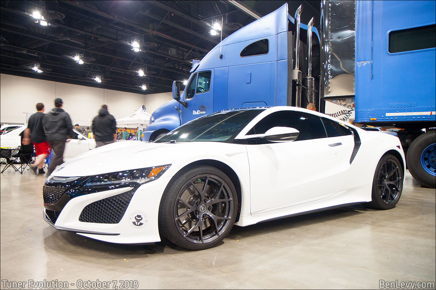 White Acura NSX