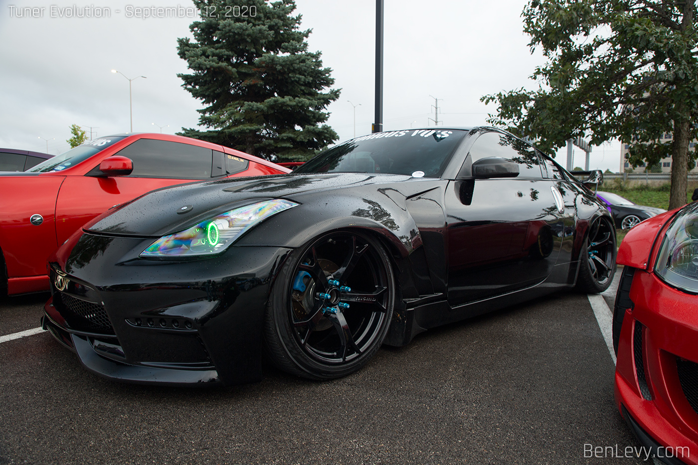 Black Nissan 350Z dropped on air suspension