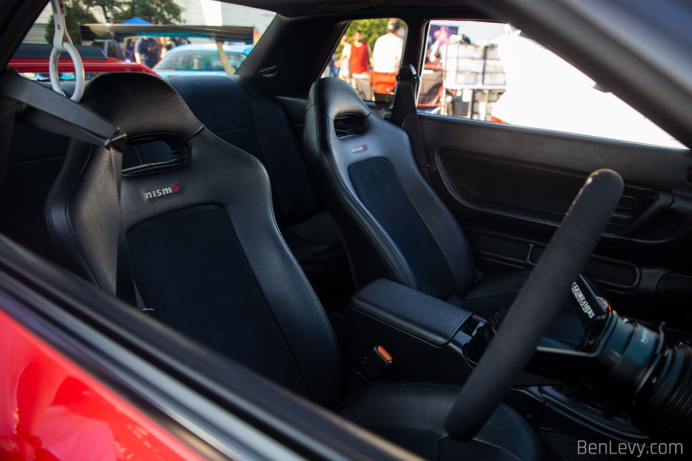Black Nismo Seats in R33 Skyline GT-R