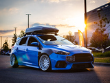 Blue Ford Focus RS with Rooftop Cargo