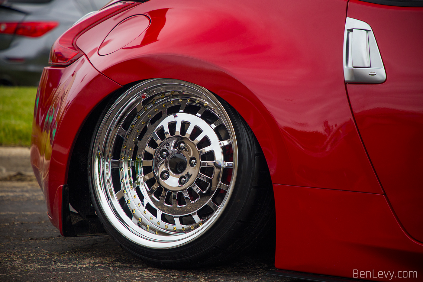 Tucked Rear Wheel on Nissan 370Z