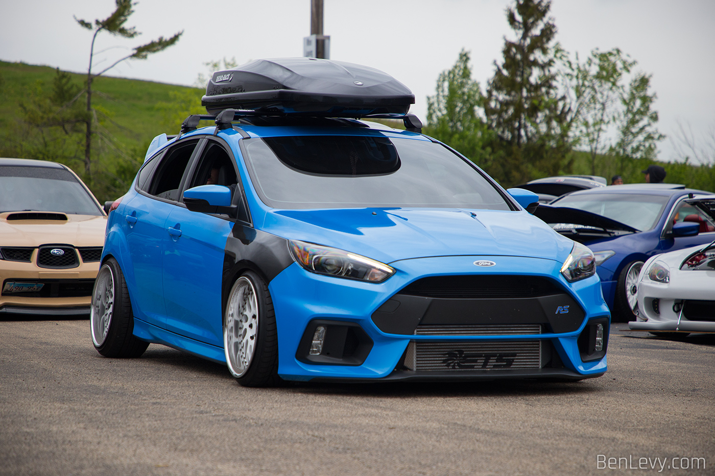 Blue Ford Focus RS with Cargo Box