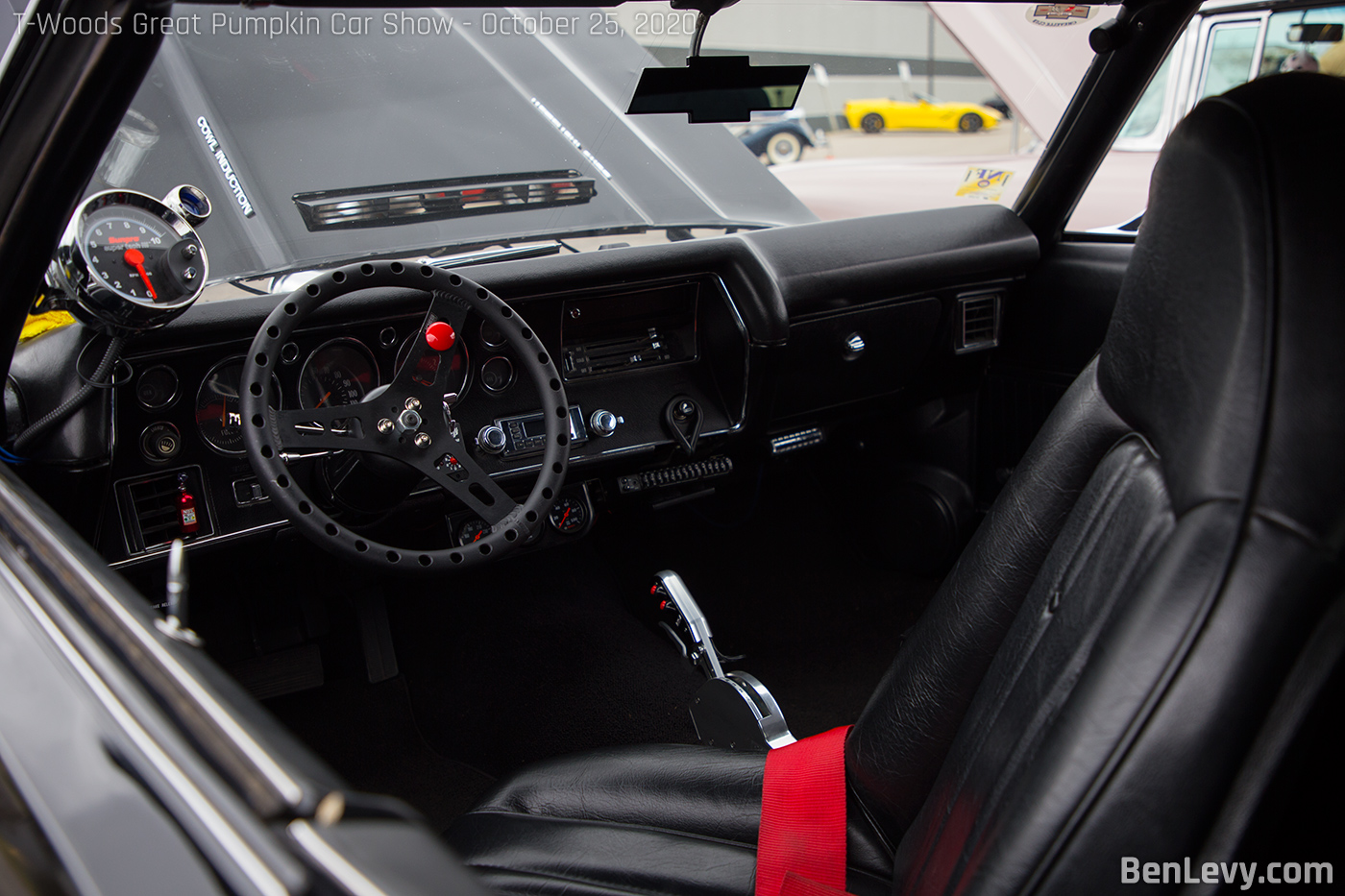 Swivel bucket seat in 1972 Chevy Chevelle SS