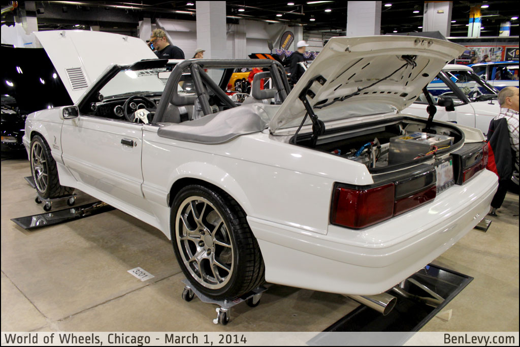 White 1989 Ford Mustang Convertible