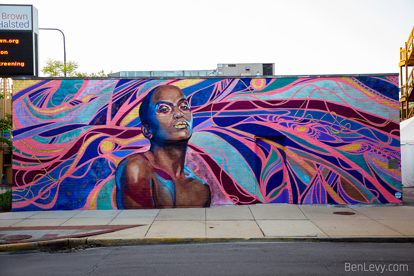 “The Love That I Vibrate”, Queer Mural in Boystown
