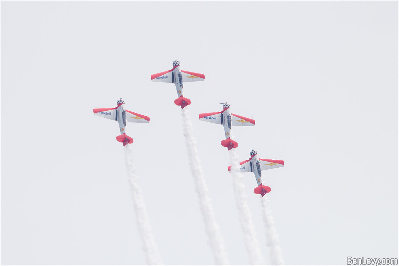 AeroShell Aerobatic Team flying