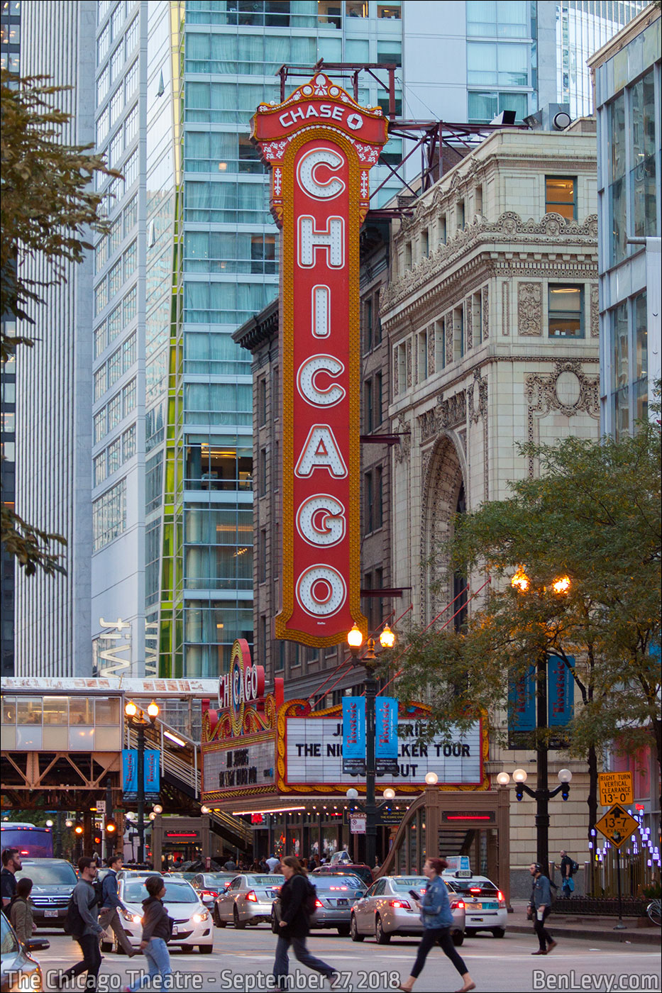 The Chicago Theatre during rush hour