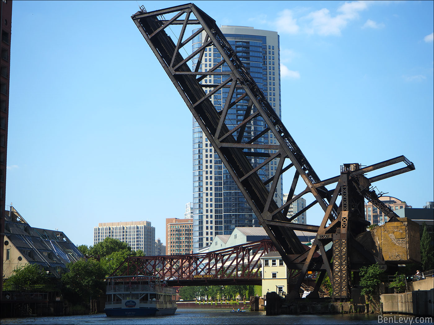 Kinzie Street railroad bridge