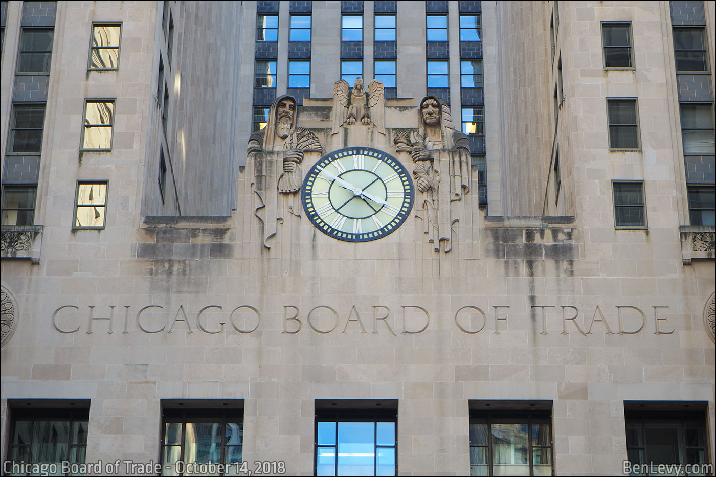 Wheat and Corn at the Chicago Board of Trade
